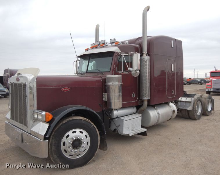 image for item DF6792 2005 Peterbilt 379  semi truck