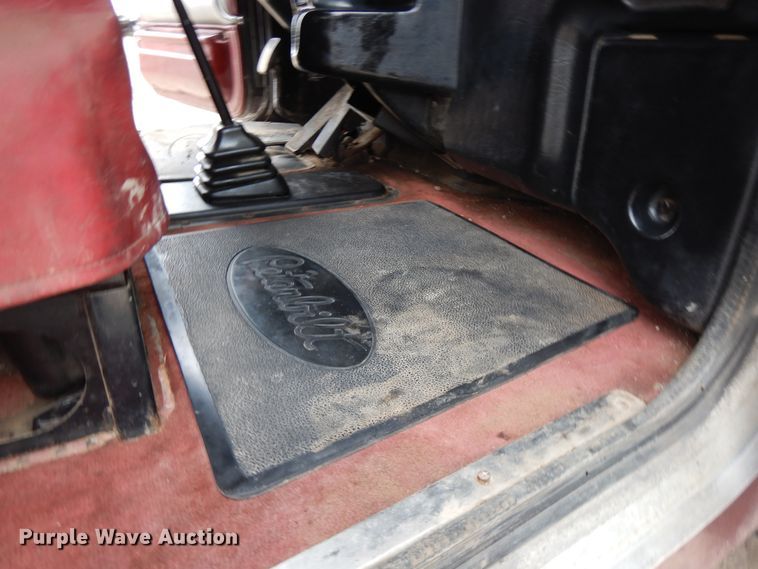 image for item DF6792 2005 Peterbilt 379  semi truck