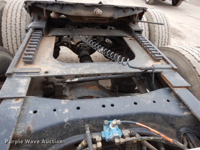 image for item DF6792 2005 Peterbilt 379  semi truck