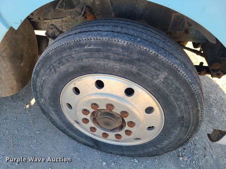 image for item DH5920 1990 International 9400  truck cab and chassis