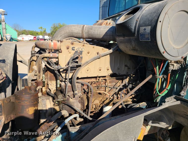 image for item DH5920 1990 International 9400  truck cab and chassis