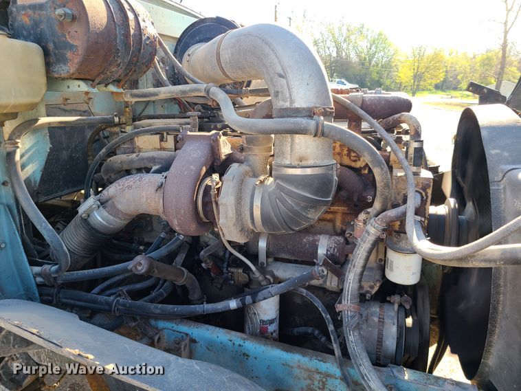 image for item DH5920 1990 International 9400  truck cab and chassis