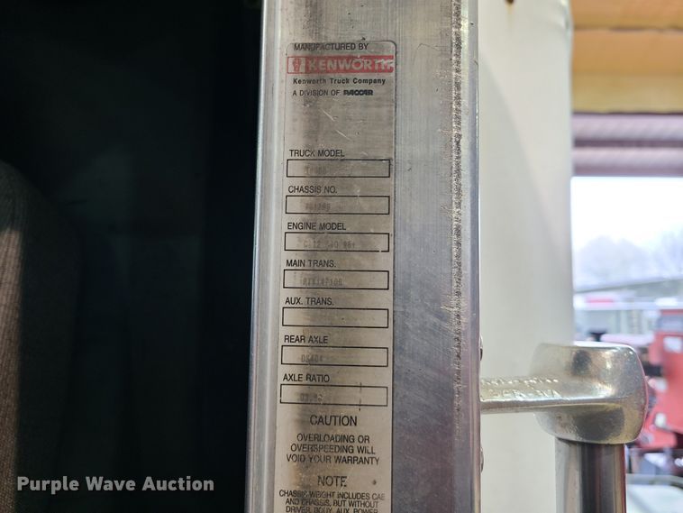 image for item DH5922 1998 Kenworth T800  semi truck