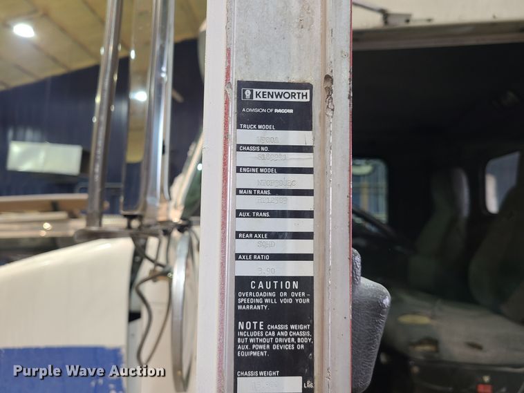 image for item DH5922 1998 Kenworth T800  semi truck