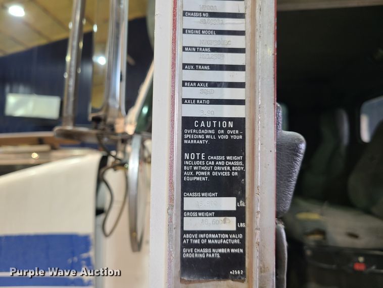 image for item DH5922 1998 Kenworth T800  semi truck