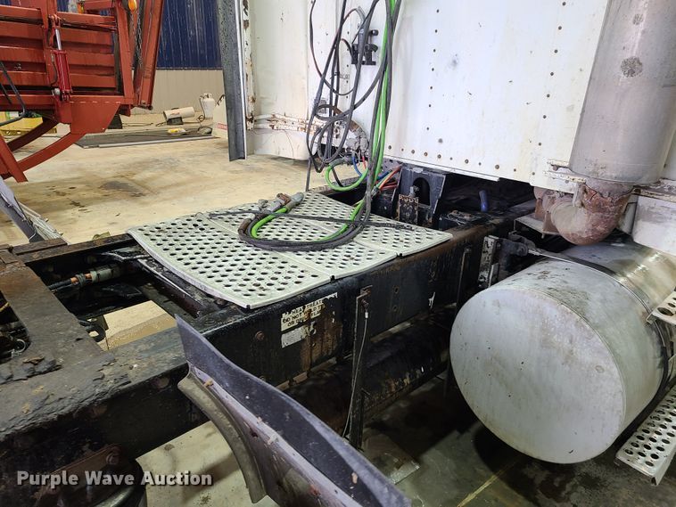 image for item DH5922 1998 Kenworth T800  semi truck