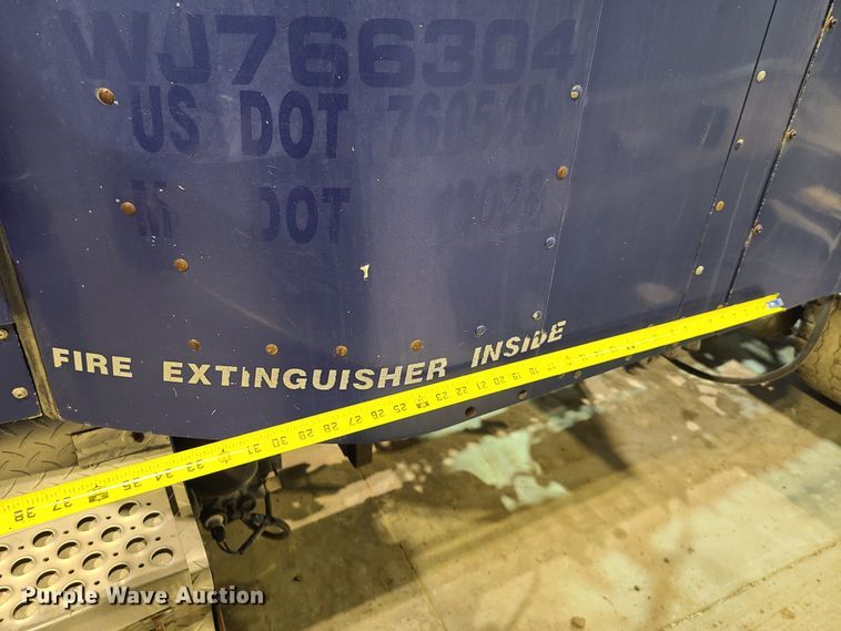 image for item DH5923 1998 Kenworth T800  semi truck