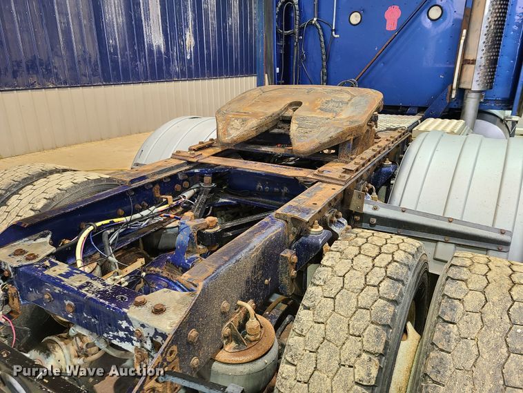 image for item DH5923 1998 Kenworth T800  semi truck