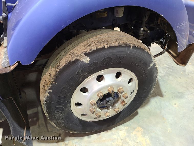 image for item DH5923 1998 Kenworth T800  semi truck