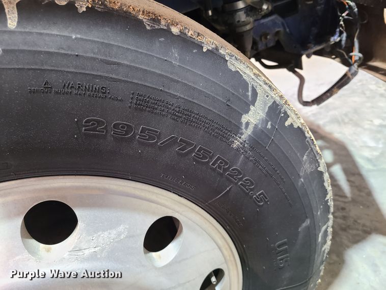 image for item DH5923 1998 Kenworth T800  semi truck