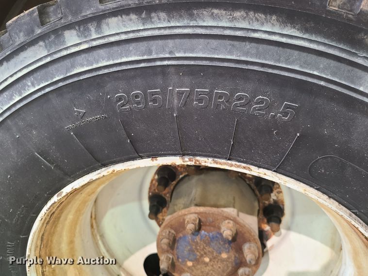 image for item DH5923 1998 Kenworth T800  semi truck