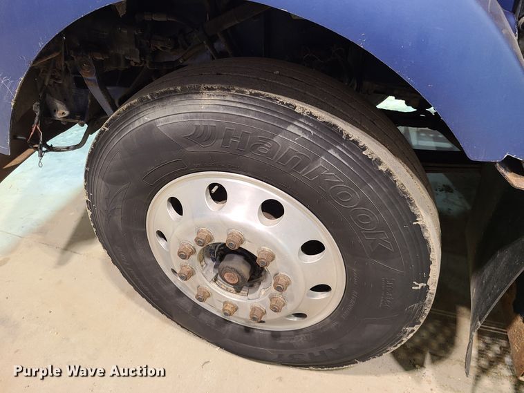 image for item DH5923 1998 Kenworth T800  semi truck