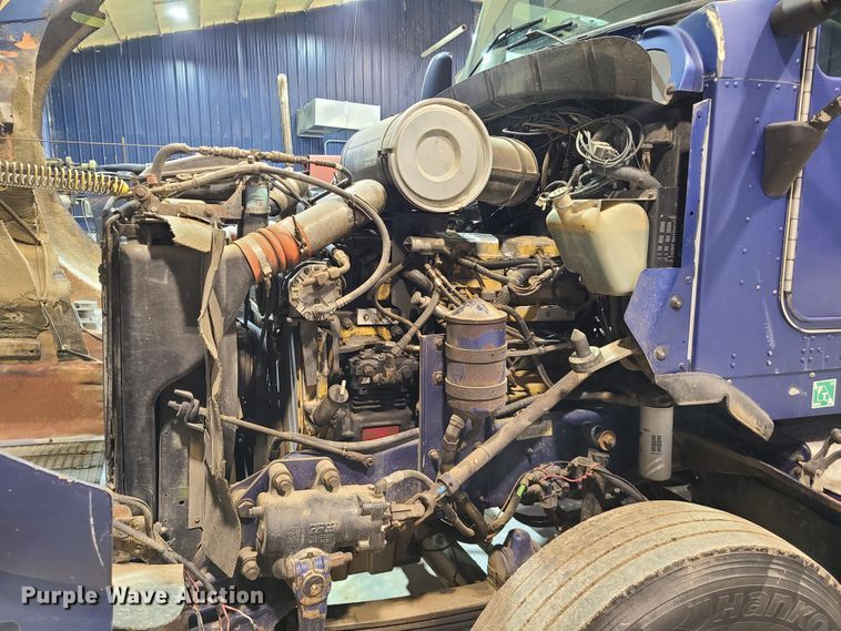 image for item DH5923 1998 Kenworth T800  semi truck