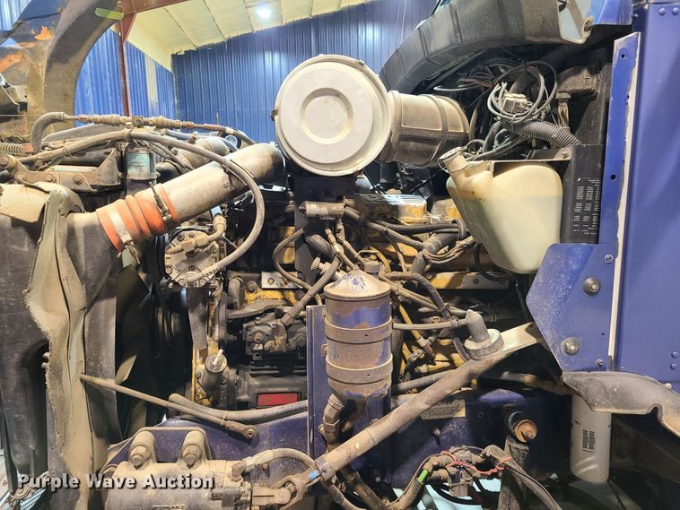 image for item DH5923 1998 Kenworth T800  semi truck