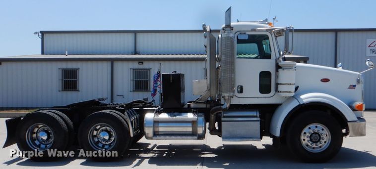 image for item DJ0770 2007 Peterbilt 357  semi truck