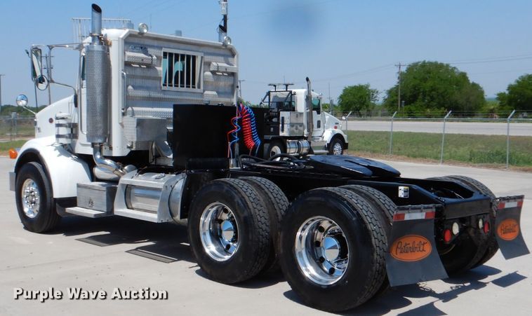 image for item DJ0770 2007 Peterbilt 357  semi truck