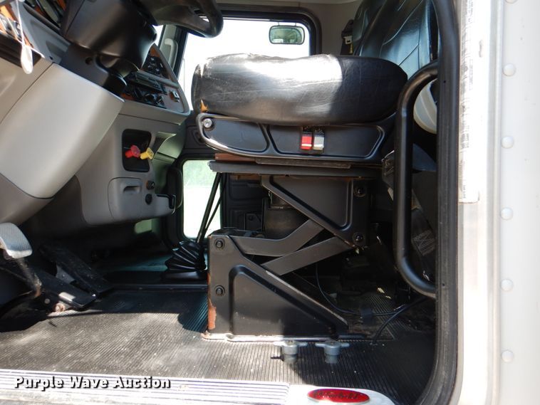 image for item DJ0770 2007 Peterbilt 357  semi truck