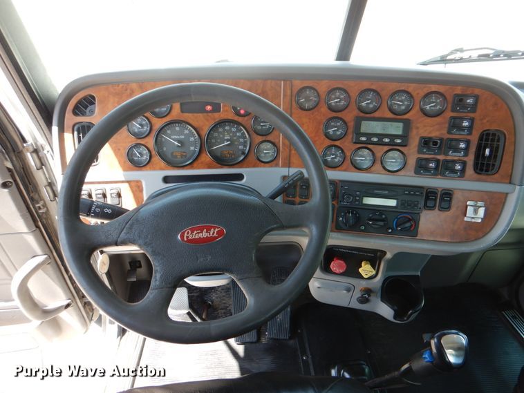 image for item DJ0770 2007 Peterbilt 357  semi truck