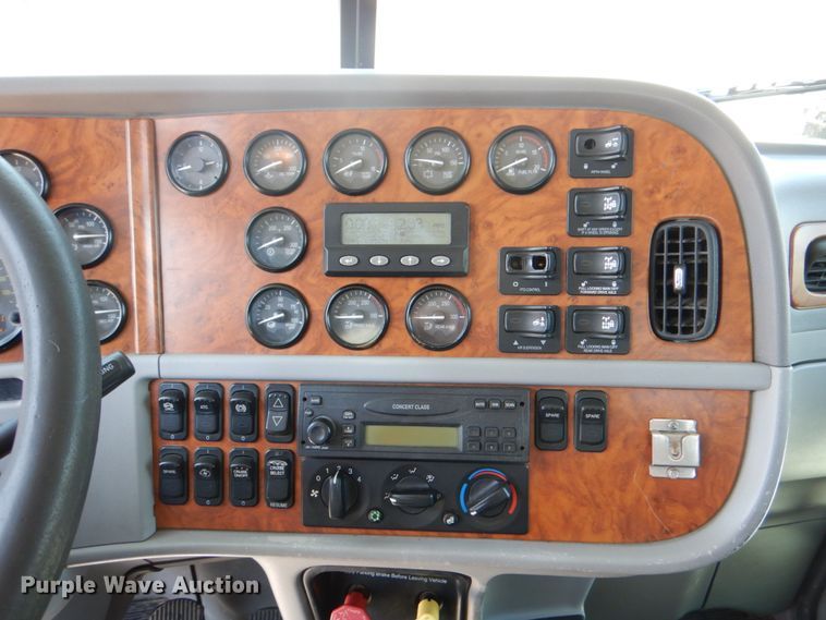 image for item DJ0770 2007 Peterbilt 357  semi truck