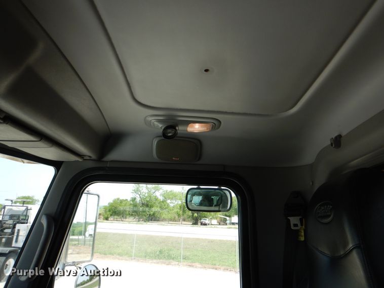 image for item DJ0770 2007 Peterbilt 357  semi truck