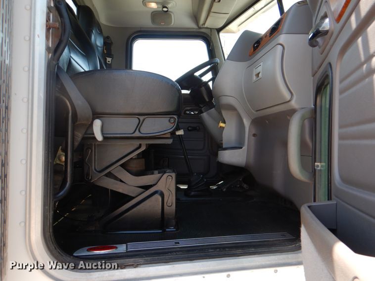 image for item DJ0770 2007 Peterbilt 357  semi truck