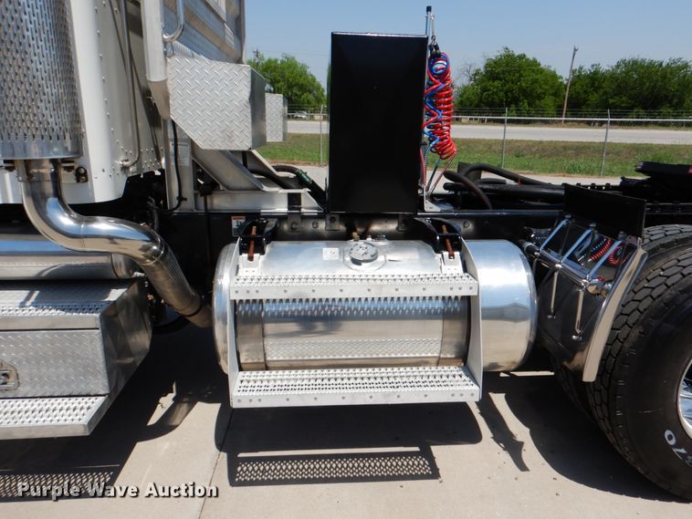 image for item DJ0770 2007 Peterbilt 357  semi truck