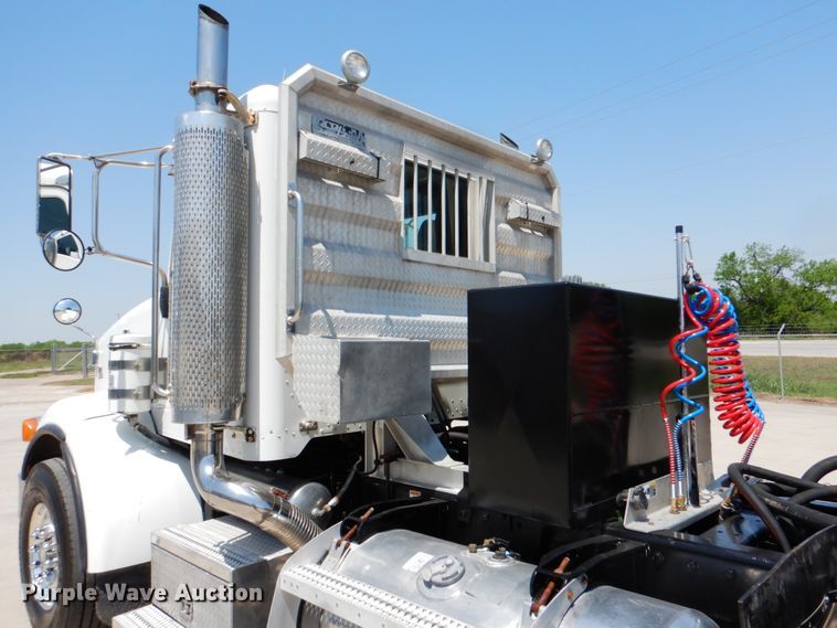 image for item DJ0770 2007 Peterbilt 357  semi truck