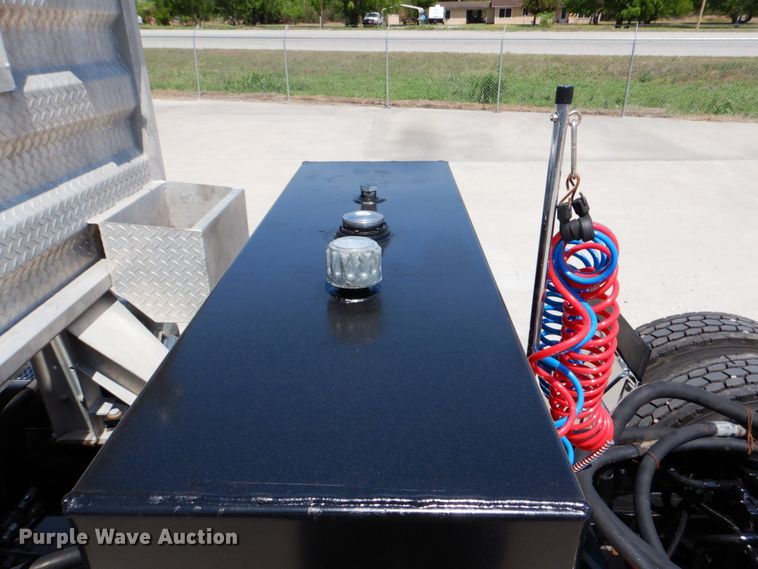 image for item DJ0770 2007 Peterbilt 357  semi truck