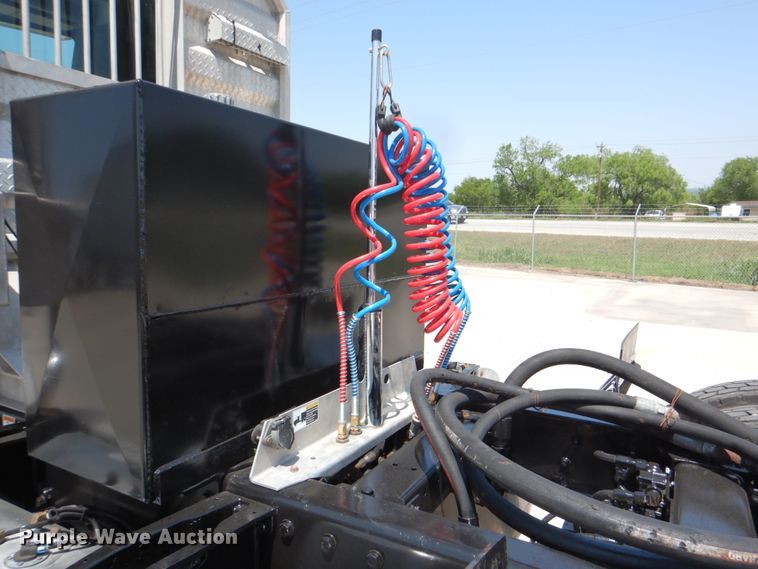 image for item DJ0770 2007 Peterbilt 357  semi truck