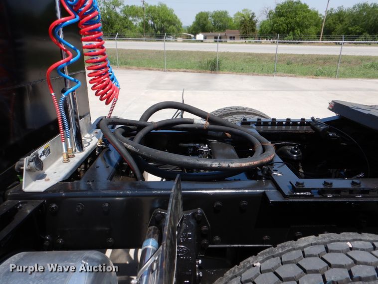 image for item DJ0770 2007 Peterbilt 357  semi truck