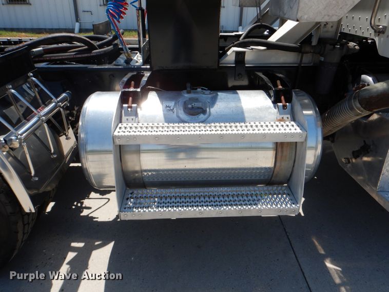 image for item DJ0770 2007 Peterbilt 357  semi truck