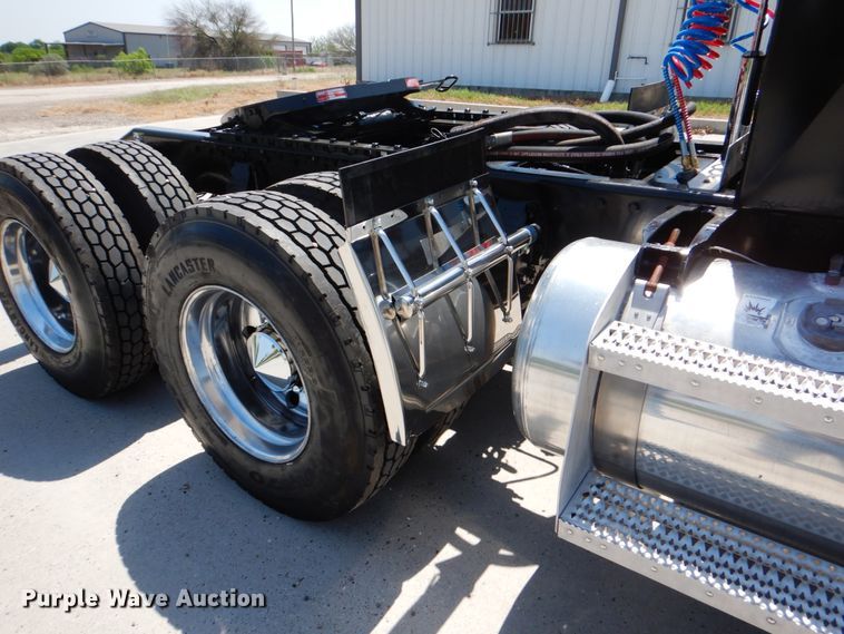 image for item DJ0770 2007 Peterbilt 357  semi truck