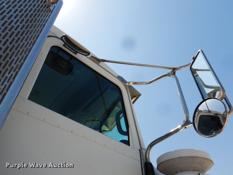 image for item DJ0770 2007 Peterbilt 357  semi truck