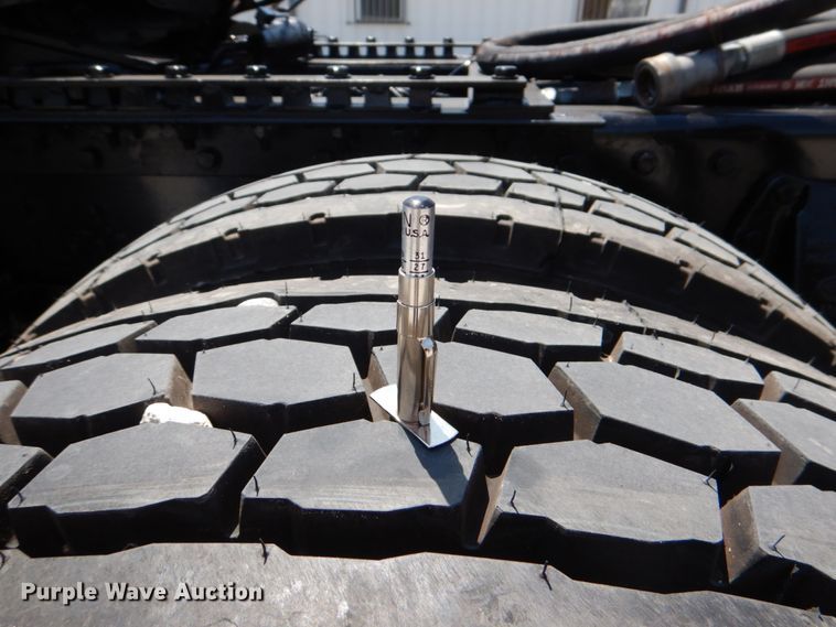 image for item DJ0770 2007 Peterbilt 357  semi truck