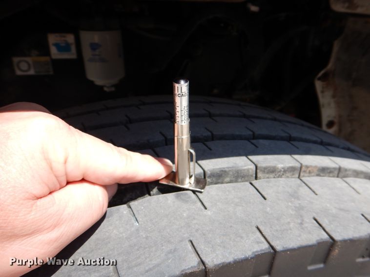 image for item DJ0770 2007 Peterbilt 357  semi truck