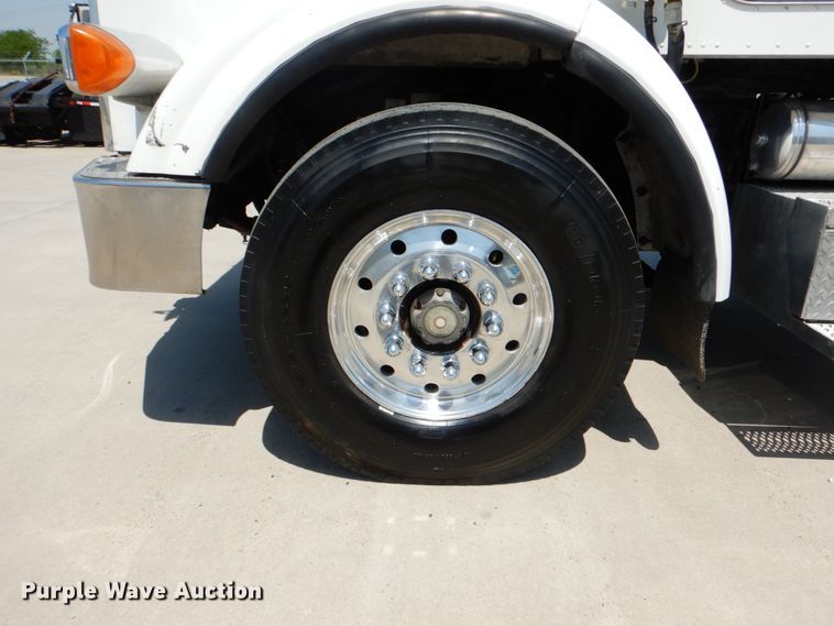 image for item DJ0770 2007 Peterbilt 357  semi truck