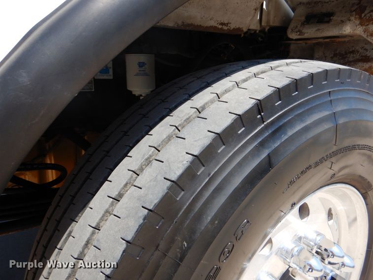 image for item DJ0770 2007 Peterbilt 357  semi truck