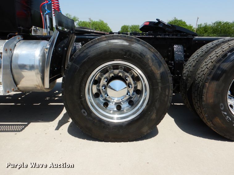 image for item DJ0770 2007 Peterbilt 357  semi truck