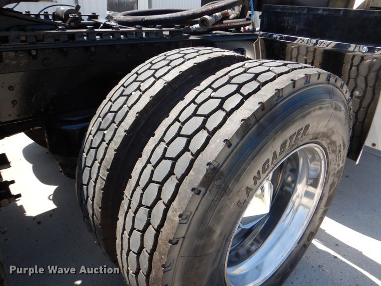 image for item DJ0770 2007 Peterbilt 357  semi truck