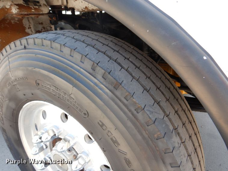 image for item DJ0770 2007 Peterbilt 357  semi truck