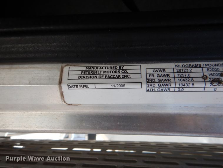 image for item DJ0770 2007 Peterbilt 357  semi truck