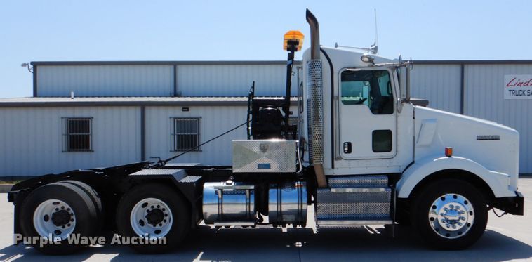 image for item DJ0771 2012 Kenworth T800  winch truck