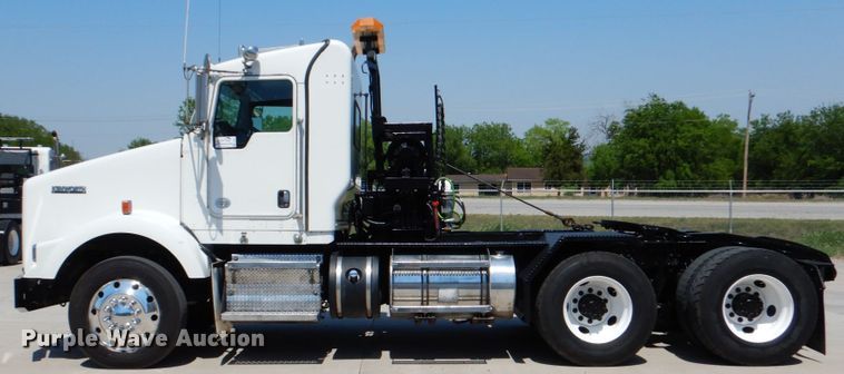 image for item DJ0771 2012 Kenworth T800  winch truck