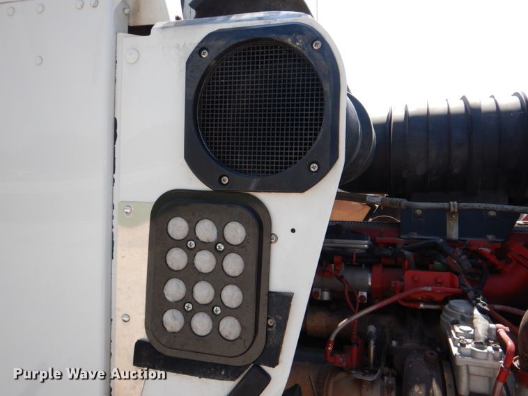 image for item DJ0771 2012 Kenworth T800  winch truck