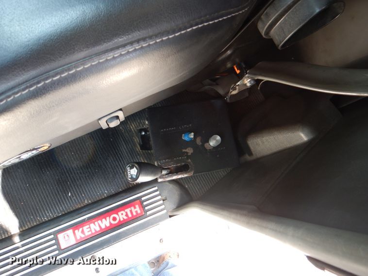 image for item DJ0771 2012 Kenworth T800  winch truck