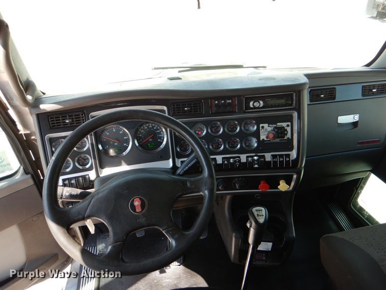 image for item DJ0771 2012 Kenworth T800  winch truck