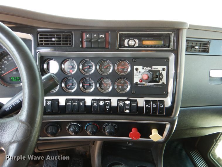 image for item DJ0771 2012 Kenworth T800  winch truck