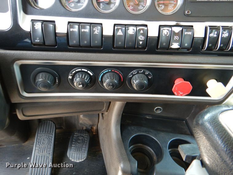 image for item DJ0771 2012 Kenworth T800  winch truck