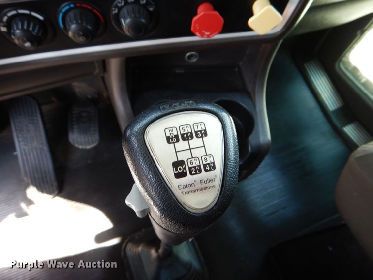 image for item DJ0771 2012 Kenworth T800  winch truck