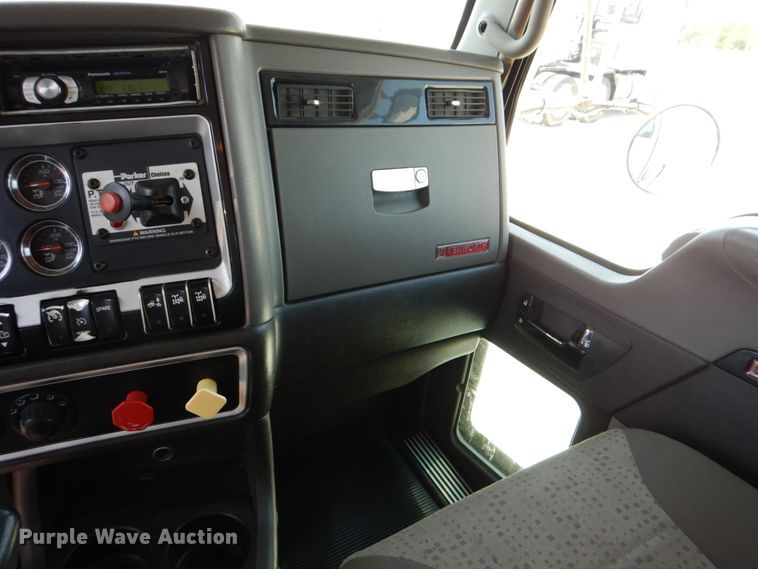 image for item DJ0771 2012 Kenworth T800  winch truck